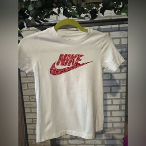 Girls Nike Shirt